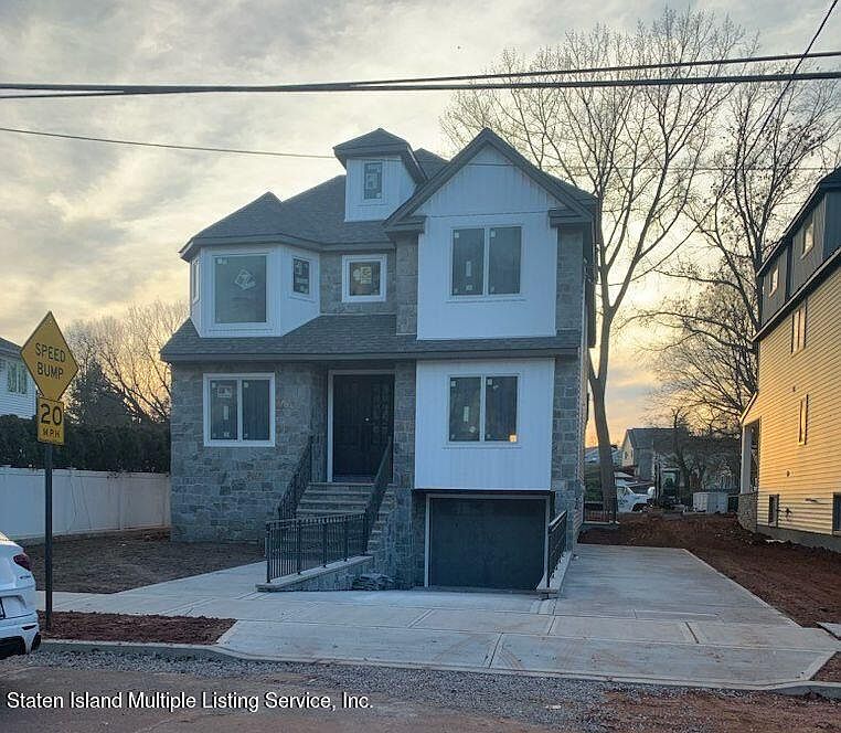 1st image of 28 Bedell Ave