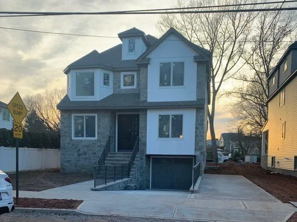 28 Bedell Ave, Staten Island, NY 10307