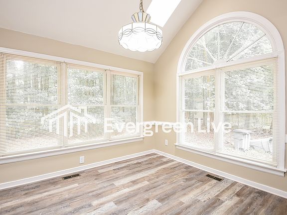 3rd image of 5908 Gates Mill Pl