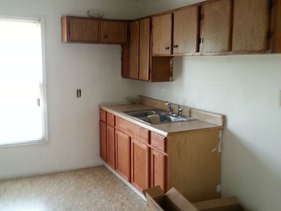 3rd image of 304 Huffman St