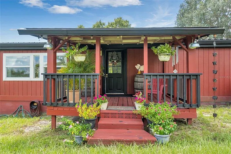 4 bed, 2.0 bath, 1848 sqft, $3,200 — Photo 4
