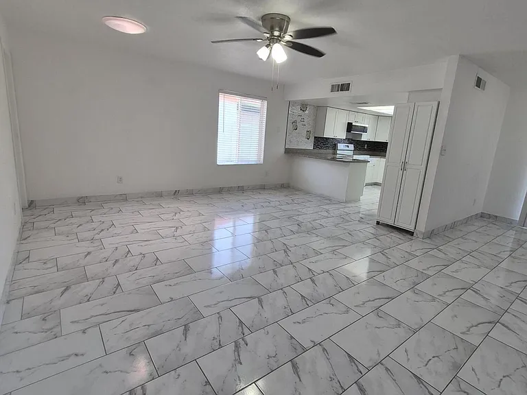 517 W Peralta Ave — Photo 3