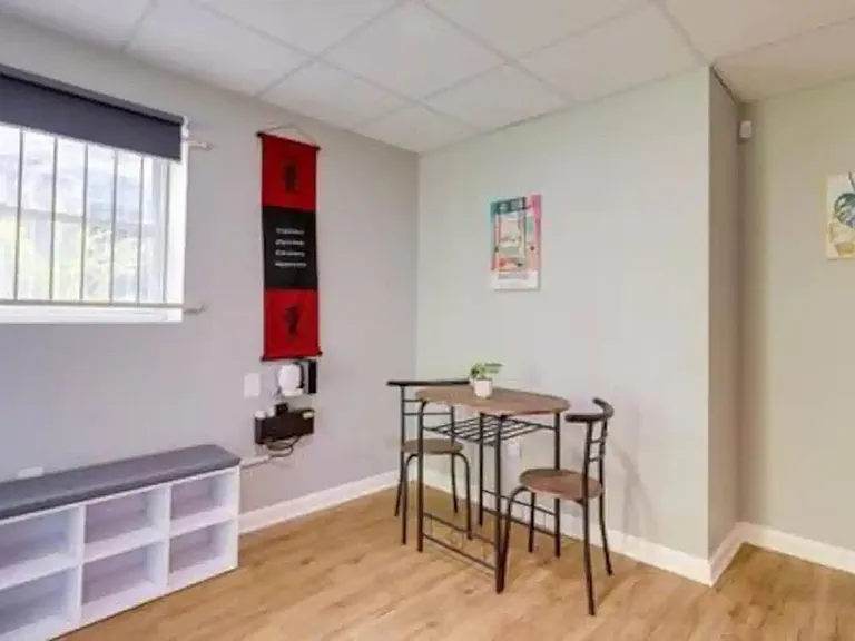 2135 Bollingbrook Dr SW — Photo 4