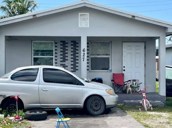 627 Amaryllis Avenue, Pahokee, FL 33476