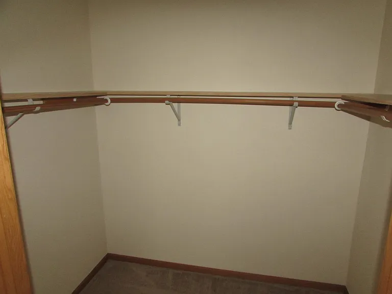 1329 Glacier Hill Dr — Photo 6