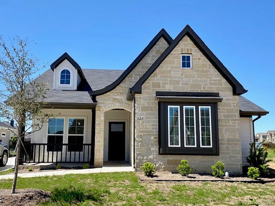 1st image of 621 Charlotte Ln