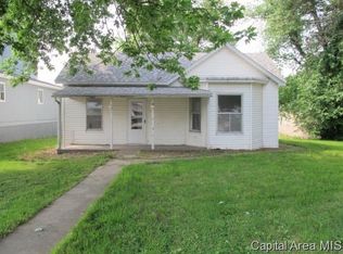 28 W Lewis St, Divernon, IL 62530