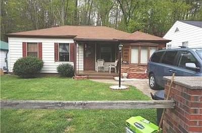 1st image of 922 Glen Way