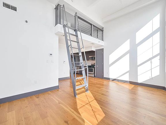 4th image of 340 E 117th St #4J
