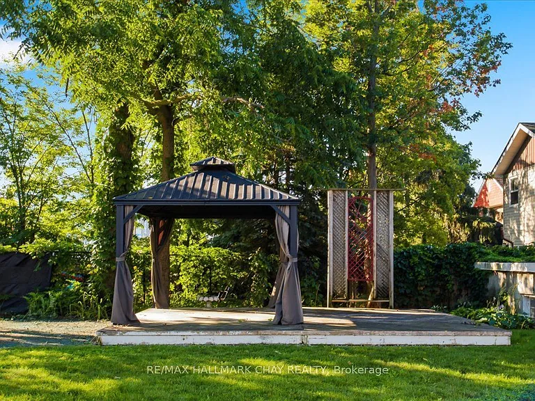 15 Parkside Dr #3 — Photo 38