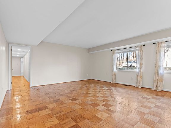 5th image of 10613 Montrose Ave APT 4