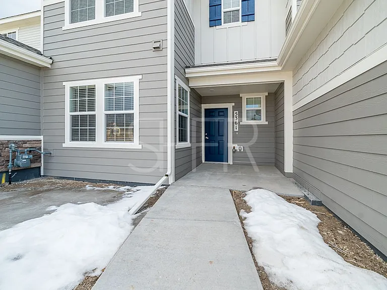 5361 Mountain Vista Hts — Photo 2