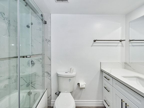 5th image of 1124 E Las Tunas Dr APT C