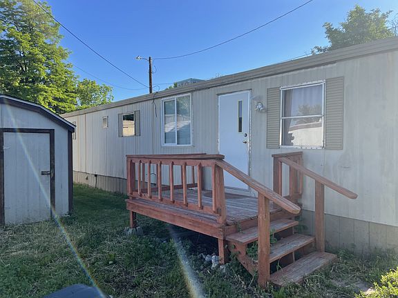 2nd image of 106 1st St SE