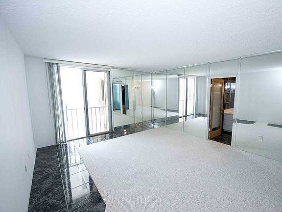 2nd image of 800 West Ave APT 709