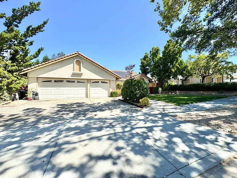 3281 Falerno Way — Photo 3