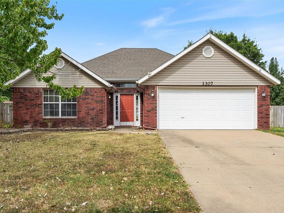 1st image of 1307 Abraham Dr
