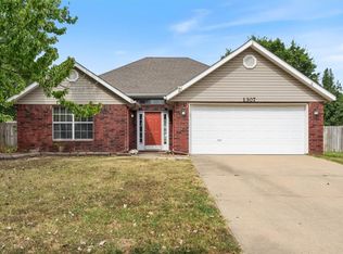 1307 Abraham Dr, Siloam Springs, AR 72761