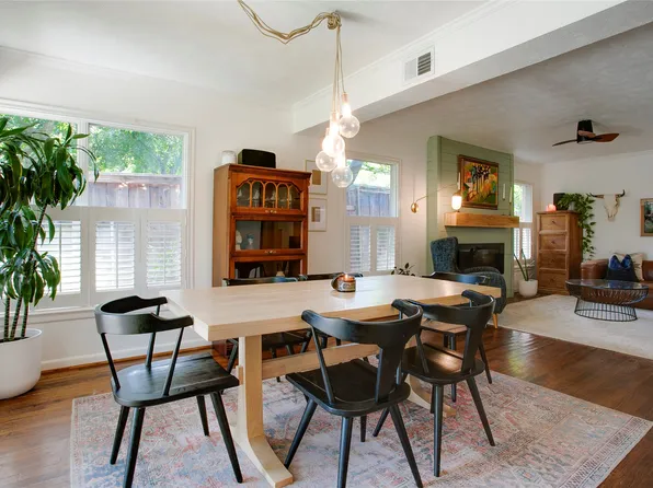 2627 W 10th St, Dallas, TX 75211