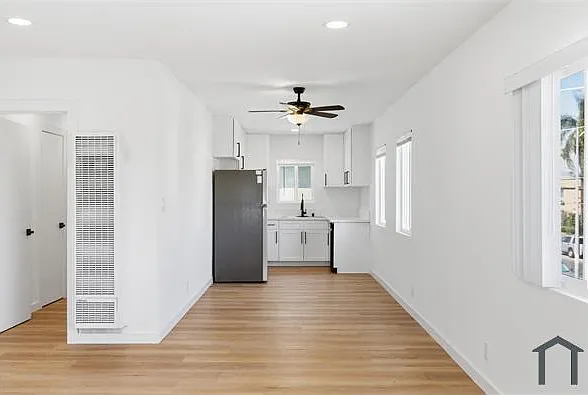 7305 Variel Ave #F — Photo 2
