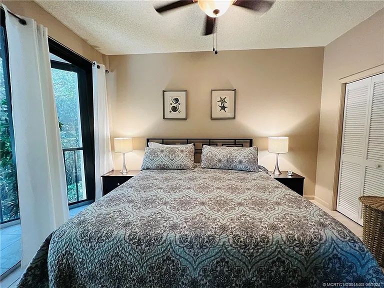 221 NE Plantation Rd #215 — Photo 29