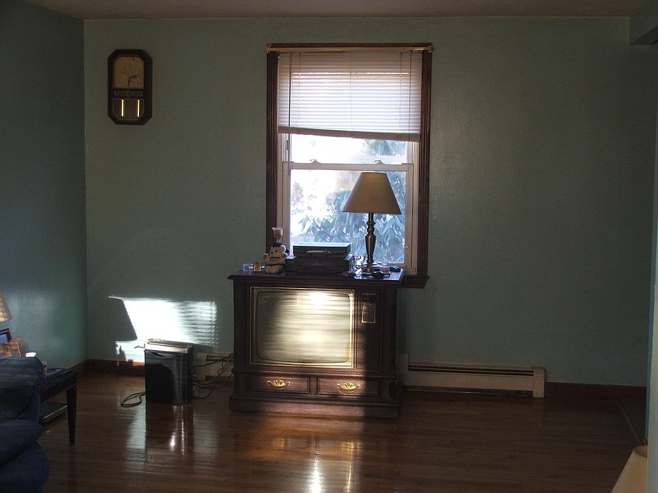 2nd image of 683 Rocky Hill Rd