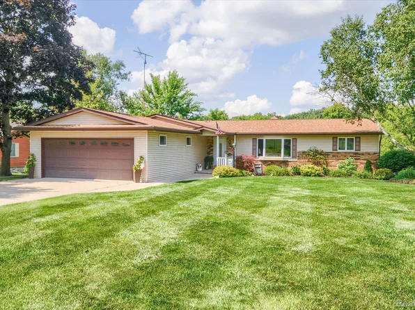 1166 Beth Dr, Lapeer, MI 48446