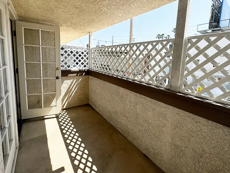 S Bentley Ave — Photo 10