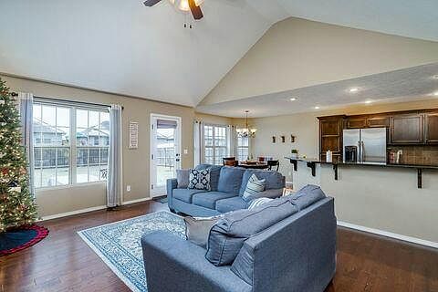 Open floor plan, living, kitchen and dinning