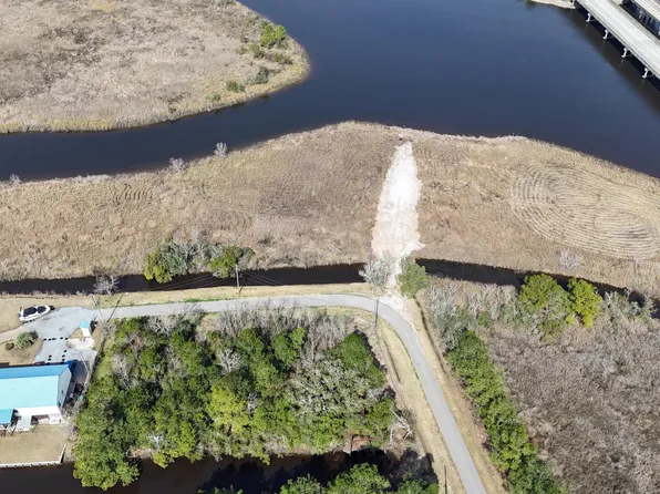 11083 Etna St, Bay Saint Louis, MS 39520