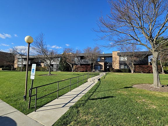 2nd image of 1255 N Sterling Ave Unit 216