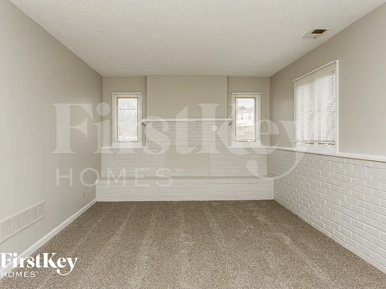 1220 Lehnertz Cir — Photo 6