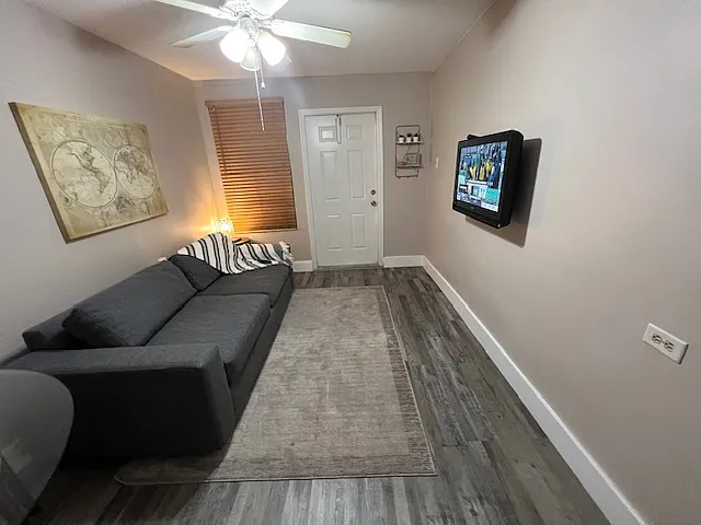 1 bed, 400 sqft, $1,850 — Photo 4