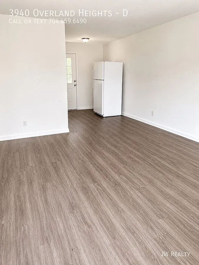 Updated Cute and Cozy Two Bedroom — Photo 3