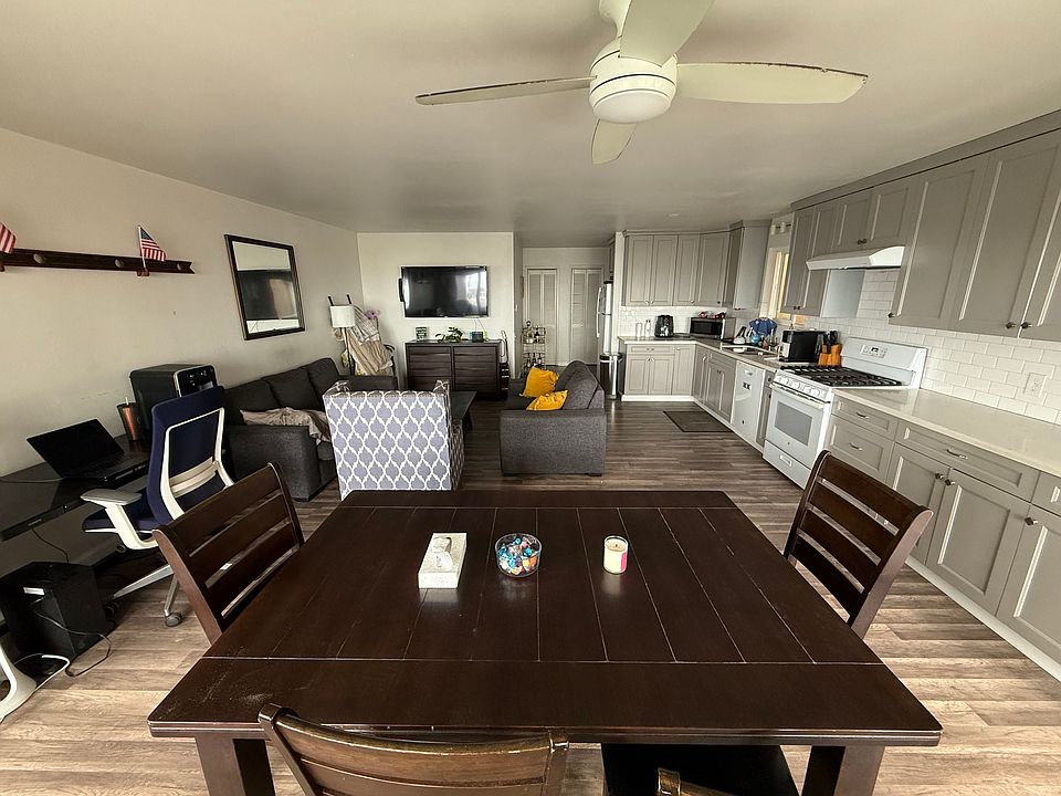 2nd image of 2206 W Oceanfront #A