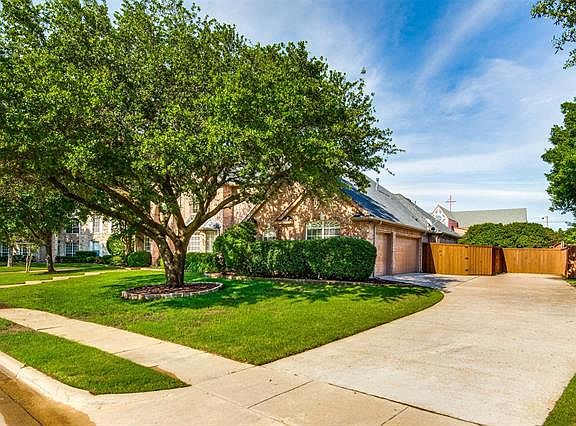 3rd image of 6108 Garwood Cir