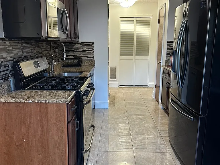 816 Edison Glen Ter — Photo 20