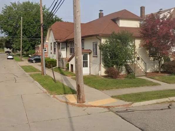 1096 2nd St #1, Wyandotte, MI 48192