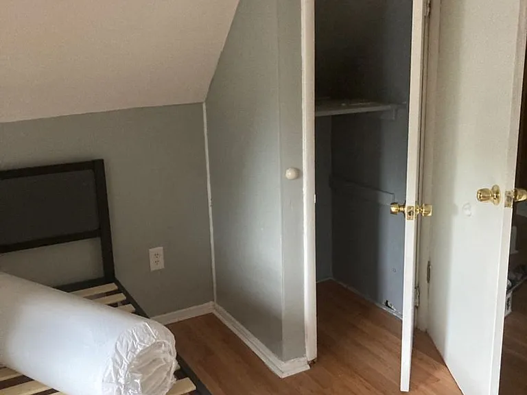 323 Wellington Ave — Photo 5