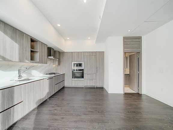 2nd image of 8555 Capstan Way #Townhouse 03