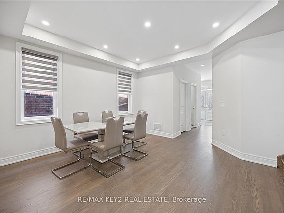 4th image of 2484 Florentine Pl