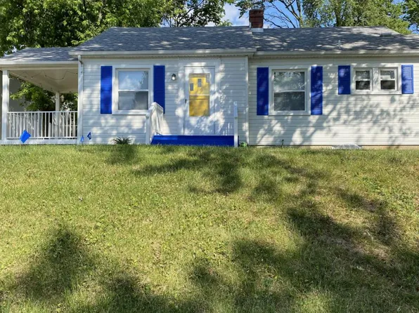 724 Oakleaf Dr, Saint Charles, MO 63301