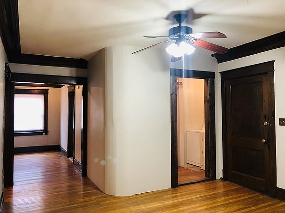 4th image of 918-920 E 41st St #3W
