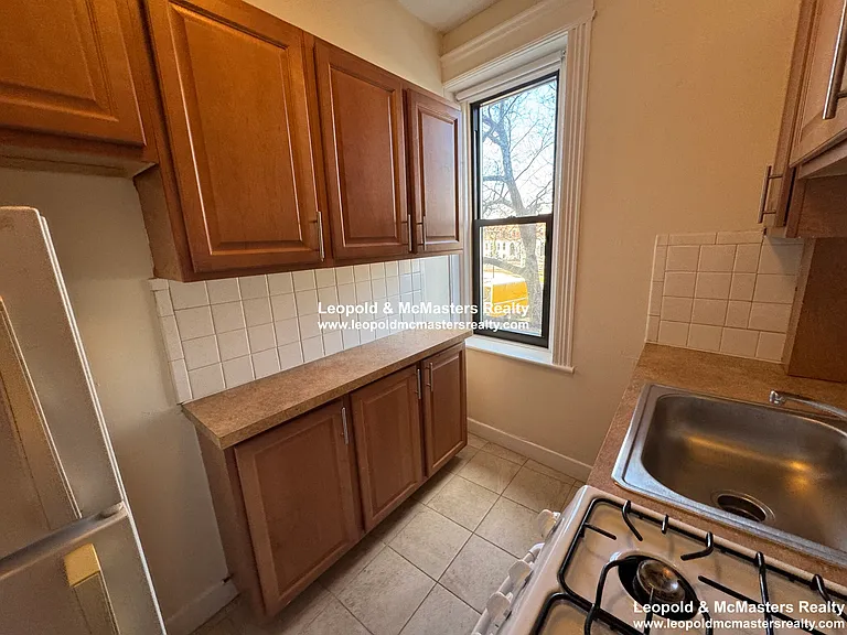 1124 Commonwealth Ave — Photo 46