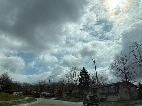 4th image of 709 N Gebhart Church Rd
