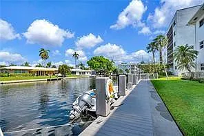 2 bed, 2.0 bath, 1000 sqft, $4,100 — Photo 3
