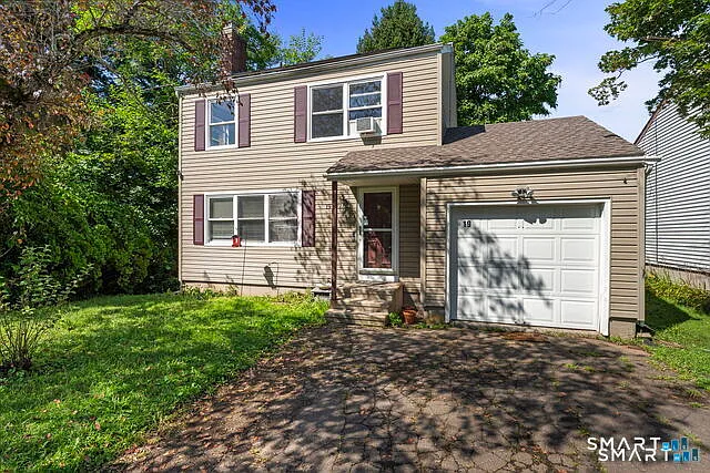 3 bed, 1.5 bath, 1440 sqft, $2,700 — Photo 2