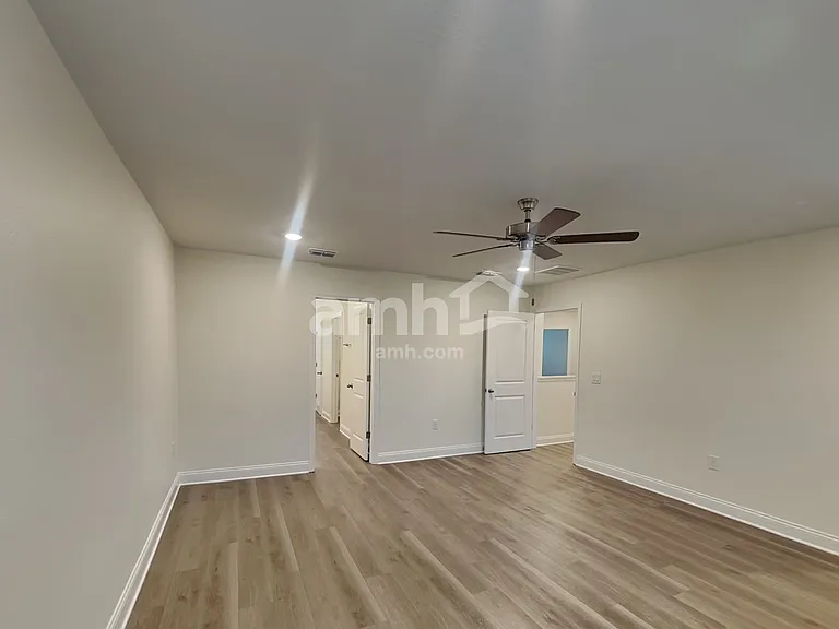 3762 Lake Bluff Loop — Photo 11