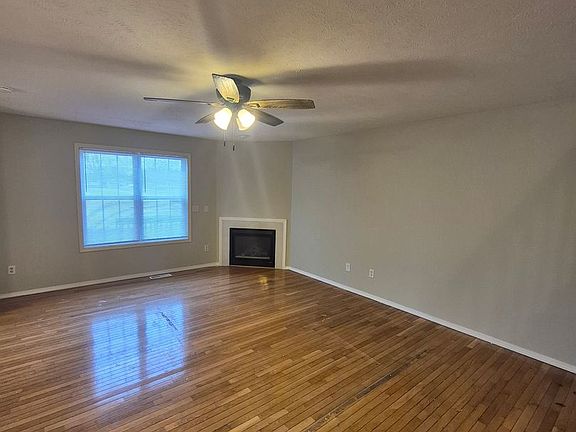 2nd image of 1127 Doral Dr