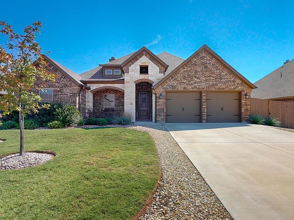 1st image of 160 Melbourne Dr